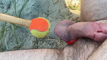 play Tester la bite et les couilles de benjaminbel avec mon "bonger"