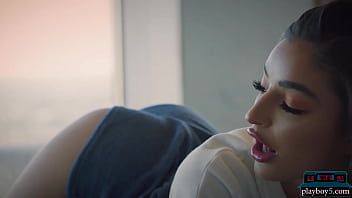 চালান Playboy5.com - ক্ষুদে ল্যাটিনা বেব এমিলি উইলিস নগ্ন হয়ে আমেরিকান ফুটবলের প্রচার করে