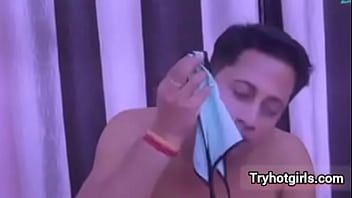 Reproducir Desi sexy esposa boob chupando y follada