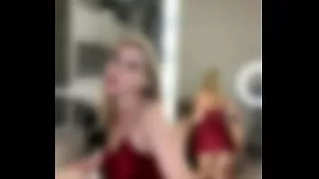 Riproduci Sugarnadya chiede al capo di andare in vacanza a far piacere a un grosso cazzo