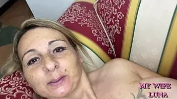 play Adoro succhiare un bel cazzo grosso prima di farmi scopare e sborrare su tutta la mia faccia e bocca