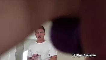 play Milf plug anal engasgando no pau e fodendo tetas