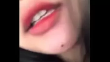 播放 Em gái lc dng chat sex kim tin óng hc phia "konsa thu hin"