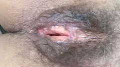 play MILF păroasă expune păsărica larg deschisă după o sesiune intensă de dracu