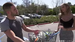Jouer Les courses à l'épicerie se transforment en temps de jeu anal pour transsexuelles - Jade Venus, Nicole Korsakova, Wolf Hudson