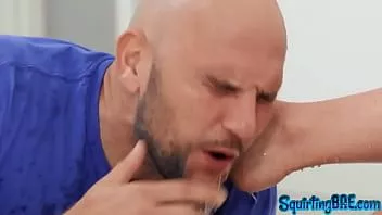 Afspelen Bigbutt babe squirt voor pussyfucking en pijpbeurt