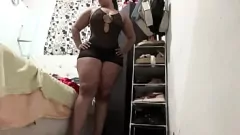 Jouer Belle fille devient sexy et chaude en lingerie - came d'espion amateur