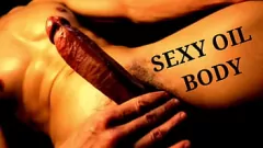 Oynat Redhead Hunk'ın müziğe sıcak handjob oturumu