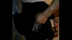 Afspelen Heet amateurkoppel geniet van bareback-seks in de keuken met een grote lul en diep neuken